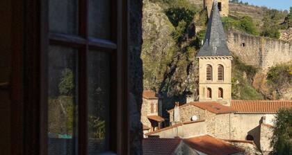 GĂźte du Chastel - SAINT FLORET