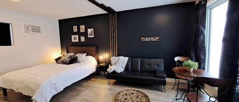1 habitación, tabla de planchar con plancha, wifi y ropa de cama