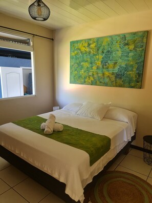 3 bedrooms, iron/ironing board, WiFi, bed sheets