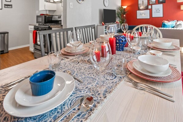 Dining - Passionate 2BD: Where Your HEART Feels at HOME! (Fort Worth)