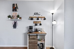 Interior - Artistic 1BD: TCU Walkable, Vibrant & Convenient! (Fort Worth)