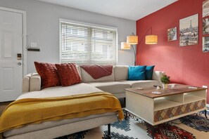 تلفزيون ذكي، كُتُب، مكتب