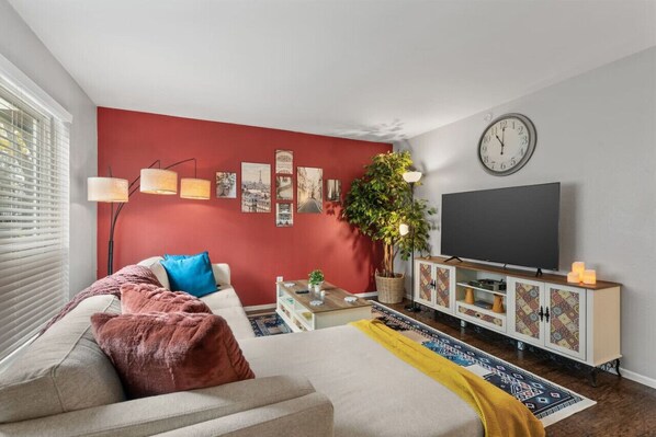 Smart-tv, bøger, kontorer