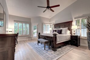 5 bedrooms, desk, iron/ironing board, free WiFi - Luxury Scottsdale Kierland 5 Bdrm w/ Backyard Oasis! (Scottsdale)