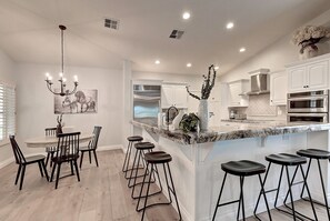 Dining - Luxury Scottsdale Kierland 5 Bdrm w/ Backyard Oasis! (Scottsdale)