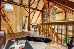 Interior - !!Nov Sale!! VIEWS, Hot tub, Pickleball, Games, Pool Table, Golf Course!  (Gatlinburg)