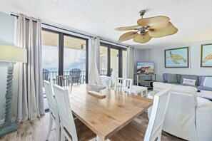 Dining - GULF-FRONT CONDO, POOLS, SPLASH PAD, LOTS OF AMENITIES! (Orange Beach)