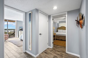 3 bedrooms, free WiFi, bed sheets - GULF-FRONT CONDO, POOLS, SPLASH PAD, LOTS OF AMENITIES! (Orange Beach)