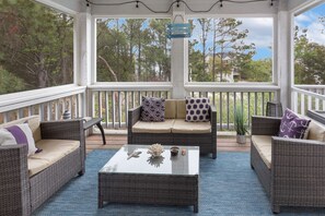 Property grounds - Smoothie Sailing | Pool, Hot Tub & Easy Beach (Corolla)