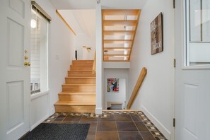 Interior - 4BR | Blueberry Hill Estates | Mountain View | King Bed | Fireplace | Balcony w /BBQ (Whistler)