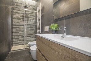 淋浴設備、風筒、坐浴桶