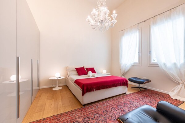 1 habitación y ropa de cama
