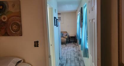 $1600P/ M 500p/wk 10 mi to Beach, Big yard & Parking, Pet Friendly & Super CLEAN