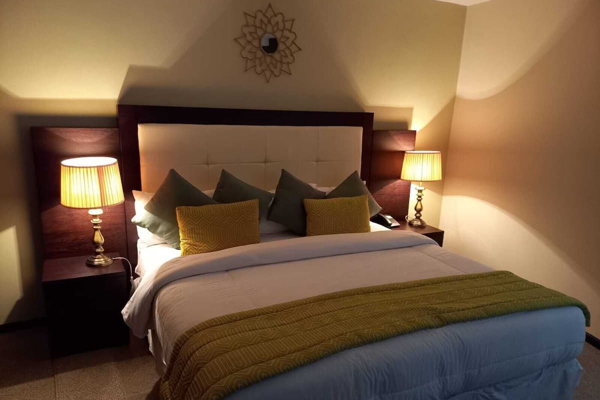 Superior Suite | 1 bedroom, iron/ironing board, free WiFi