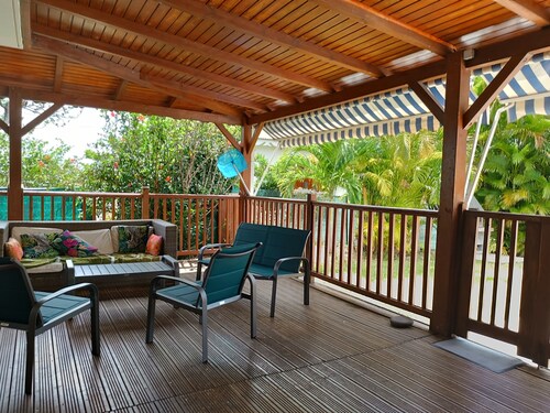 Villa Piscine, Solarium Avec Carbet, vue mer et Montagne. Animaux Acceptés