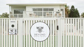 Property grounds - Welcome to the Beyond Beach House (Goolwa Beach)