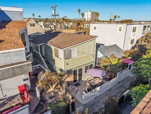 Exterior - Stunning Beach House! Steps to the Ocean, Amazing Location & Pet Friendly! (San Diego)