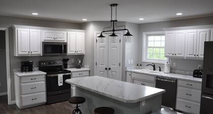 Scenic Getaway near Bardstown & Bourbon Trail - Pet Friendly, Game Room, Deck