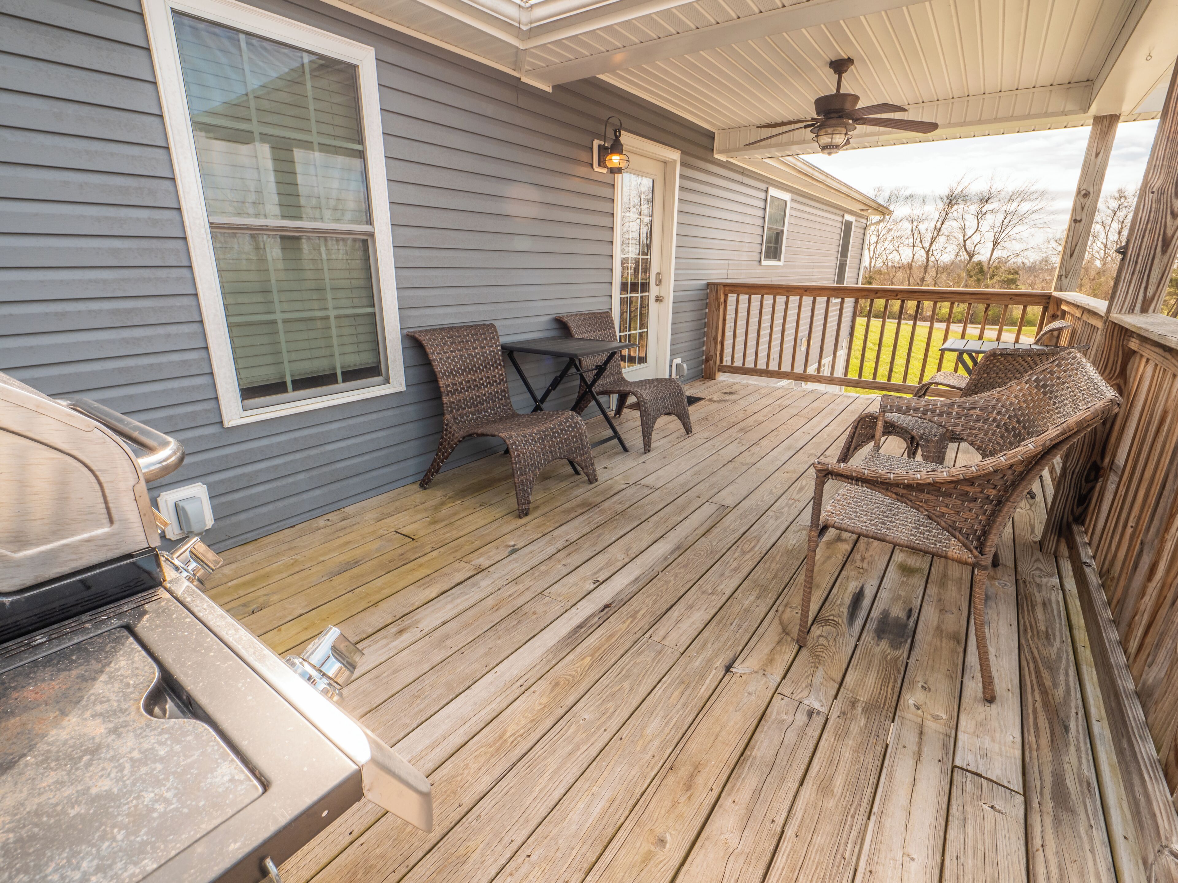 屋外ダイニングエリア