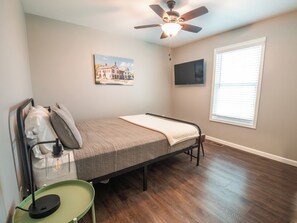 3 bedrooms, iron/ironing board, free WiFi, bed sheets