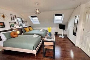 1 chambre, fer et planche à repasser, Wi-Fi, literie fournie