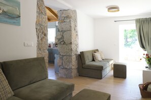 TV - Villa Olive Paradise with pool and sauna (Kvarner - Malinska) (Malinska)