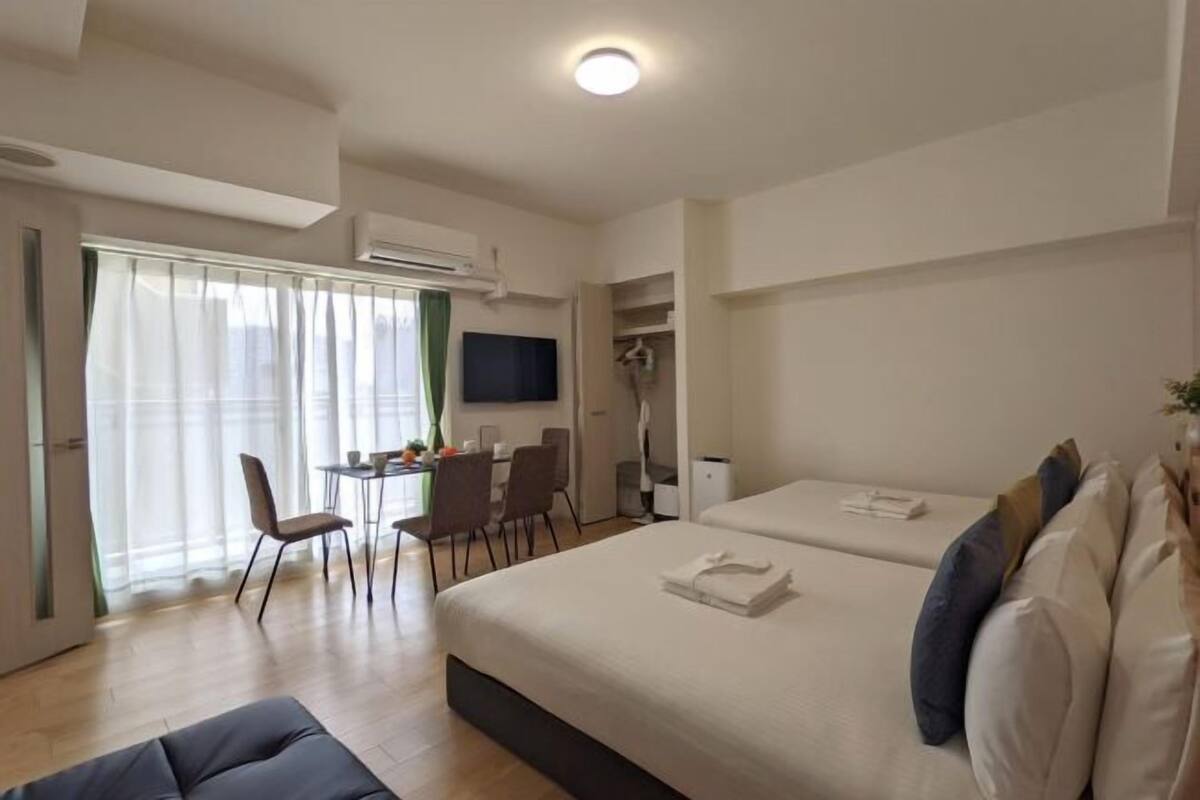 1 Schlafzimmer, hochwertige Bettwaren, laptopgeeigneter Arbeitsplatz