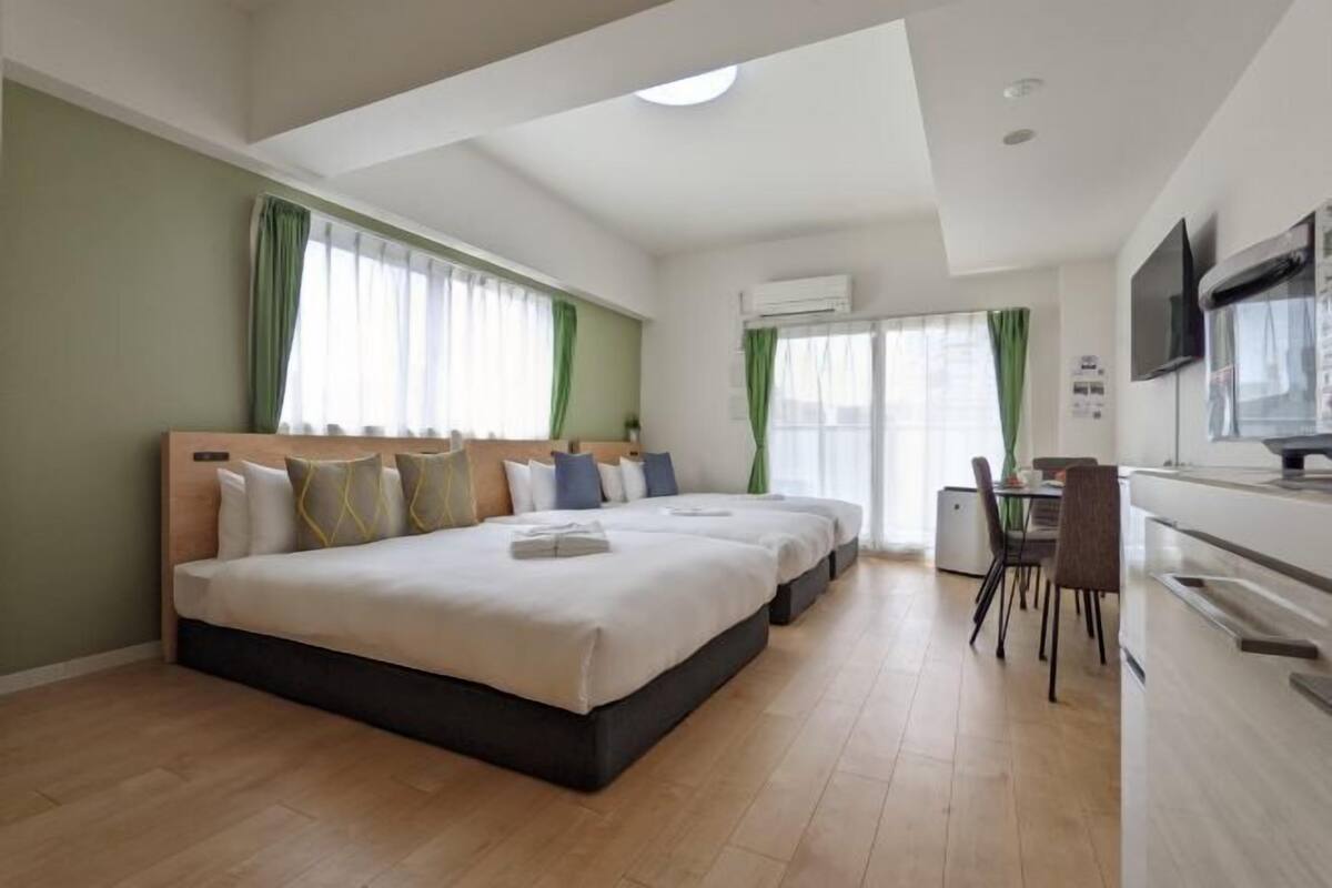 1 bedroom, premium bedding, blackout curtains, free WiFi