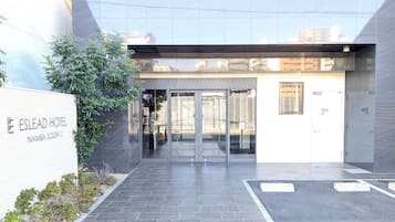 施設の正面