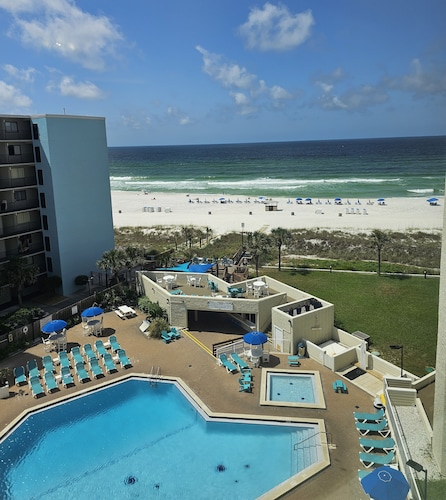 BEACH & POOL VIEW!! LOCATED DIRECTLY ON THE BEACH!!