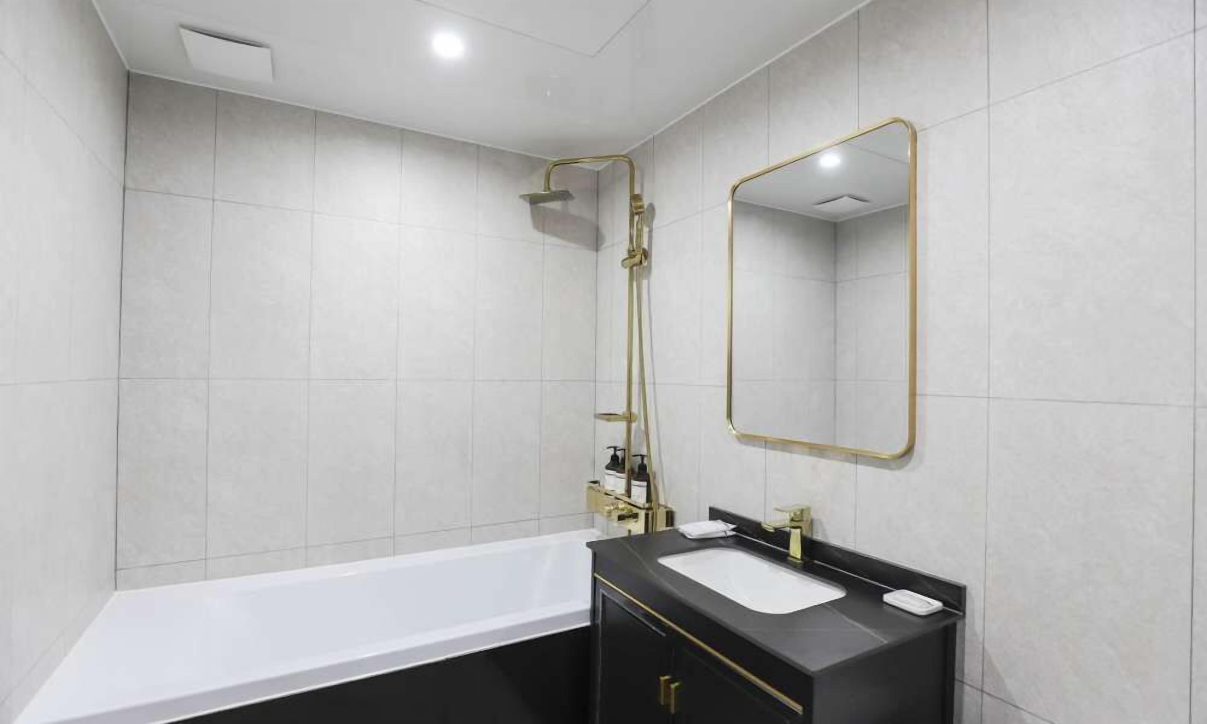 Suite Twin | Bathroom