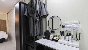 Suite Twin | Lydisolert, wi-fi (inkludert) og individuelt dekorert