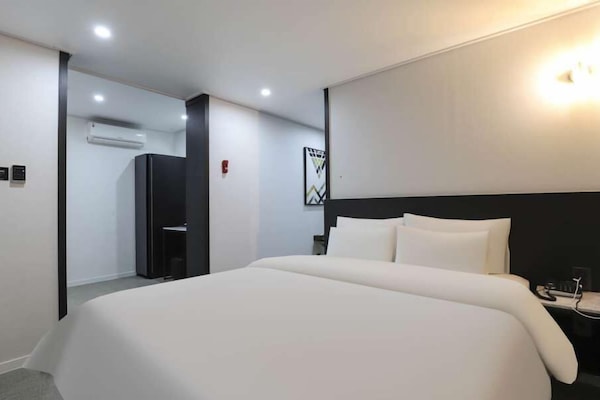Deluxe Double Room | Individually decorated, individually furnished, soundproofing, free WiFi