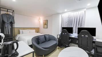Deluxe Double Room | Individually decorated, individually furnished, soundproofing, free WiFi