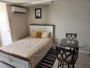 1 camera, ferro/asse da stiro, Wi-Fi gratuito, lenzuola