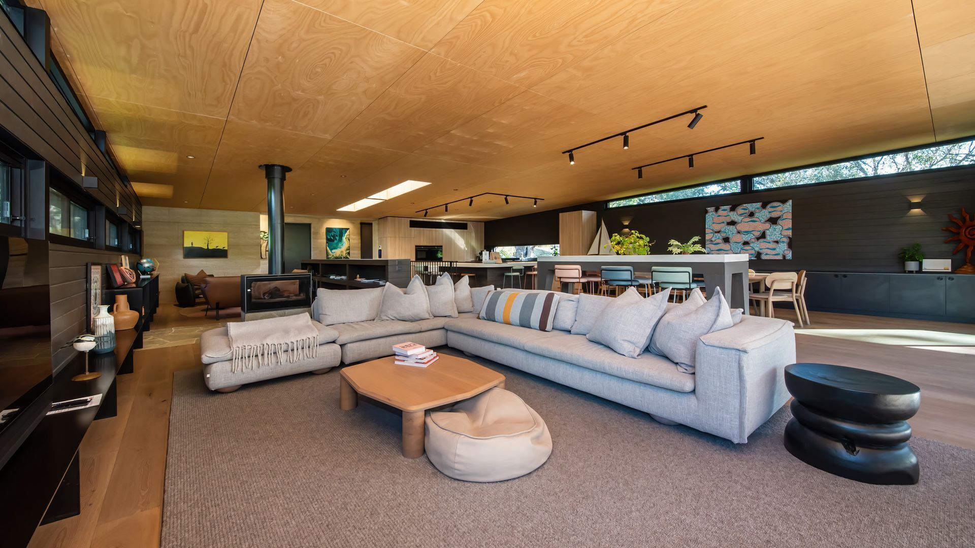 智能电视、壁炉