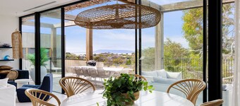 Santorini Blue Sorrento with heated spa and stunning views