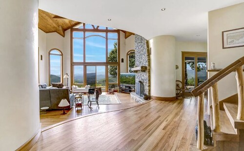 Sunrise to Sunset - Luxury reatreat, stunning views, swim spa!