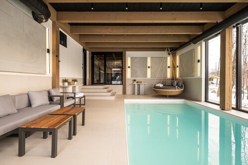 Lagom Vintergrona | 7 Bedrooms | Indoor Pool, Hot Tub & Sauna | Near Ski Resort