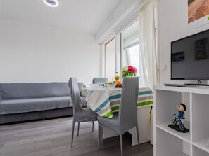 Dining - Les Marinas by Interhome (Courseulles)