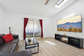 Smart-TV, peis og bordtennis