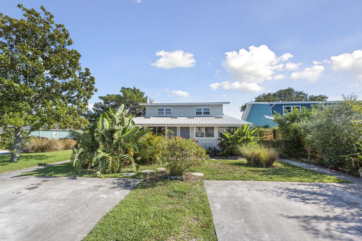 Photo 6 of Beach getaway 12min, Hot tub, Fenced patio & Games