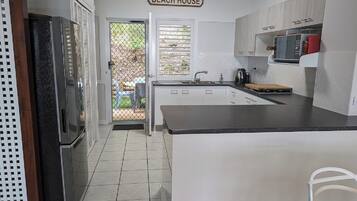 冰箱、微波炉、炉灶、洗碗机