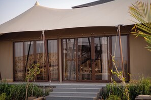 Fachada de la propiedad