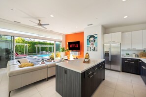 Interior - Modernism week gem STR 003734 (Palm Springs)