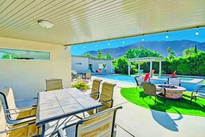 Outdoor dining - Modernism week gem STR 003734 (Palm Springs)