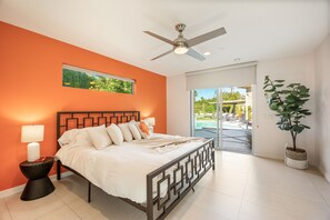 4 Schlafzimmer, Schreibtisch, Bügeleisen/Bügelbrett, Reisekinderbett