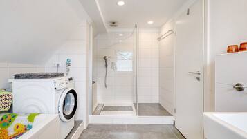 Shower, free toiletries, hair dryer, towels
