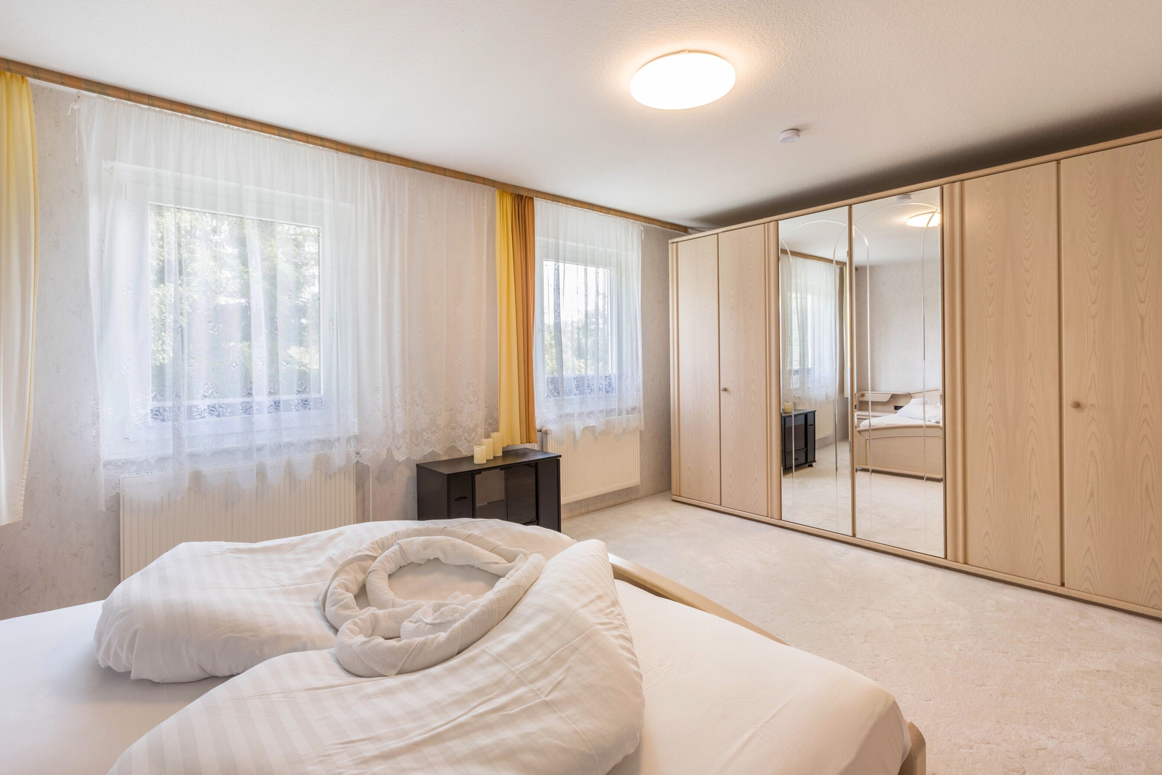 3 bedrooms, iron/ironing board, free WiFi