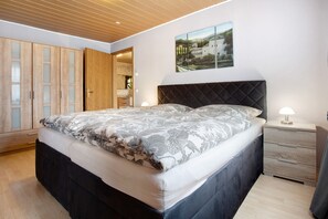 1 bedroom, iron/ironing board, free WiFi, bed sheets - Apartment 'K Schröder' with Private Terrace, Private Garden and Wi-Fi (Sundhagen)